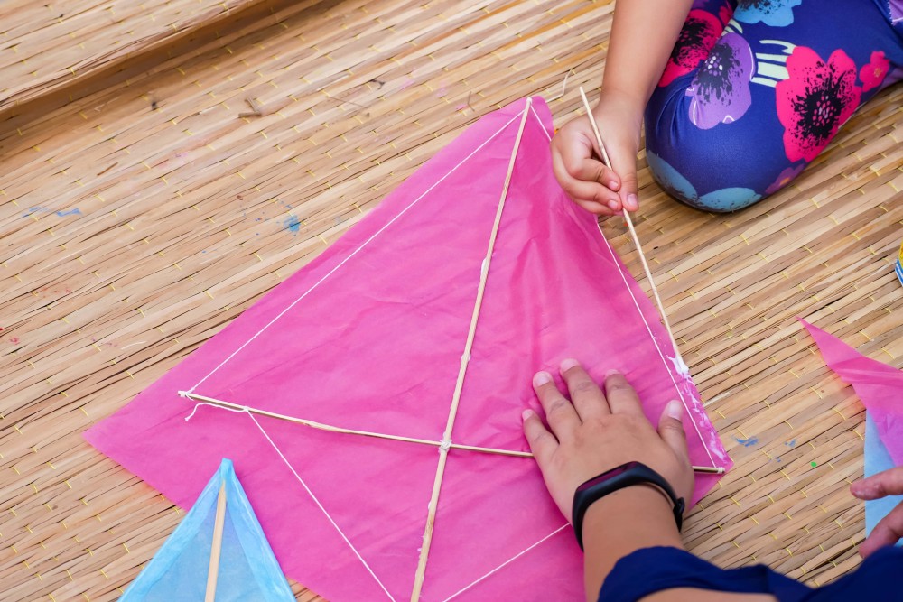 fun outdoor activities make a kite